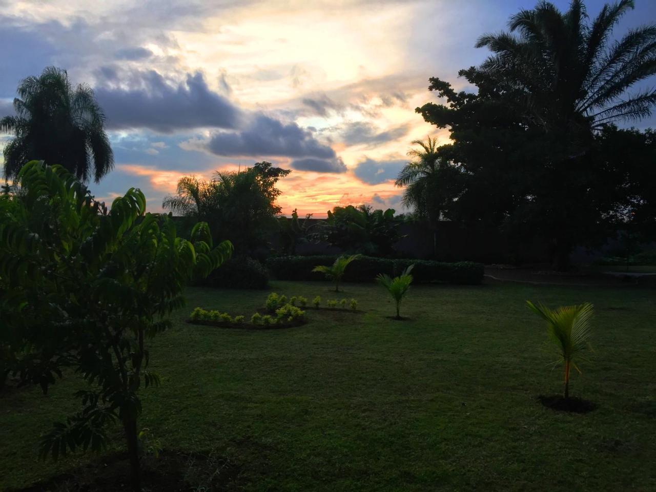 Los Jazmines Hotel Resort Warnes Exterior foto