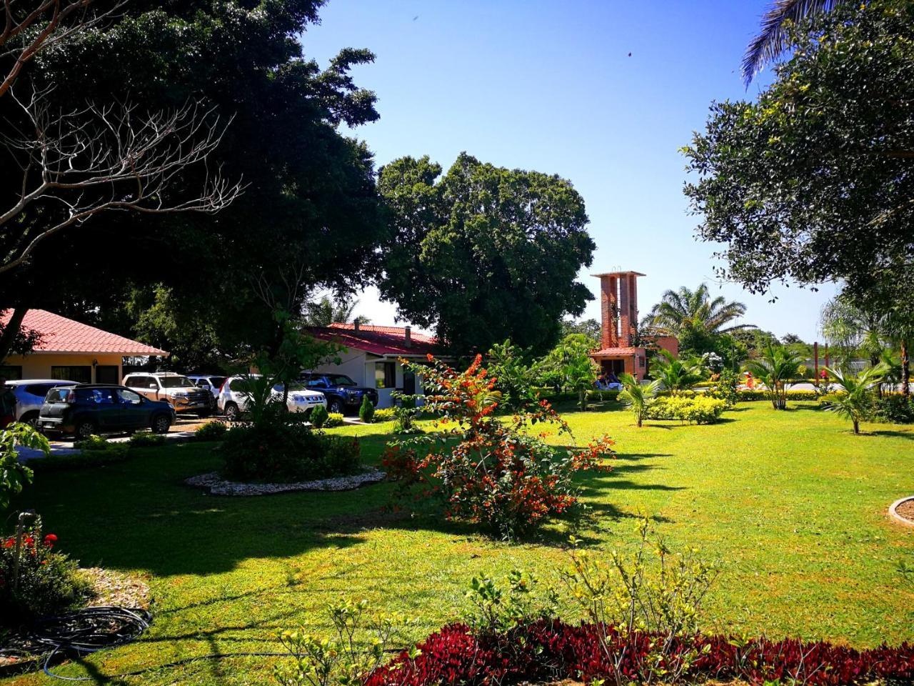 Los Jazmines Hotel Resort Warnes Exterior foto