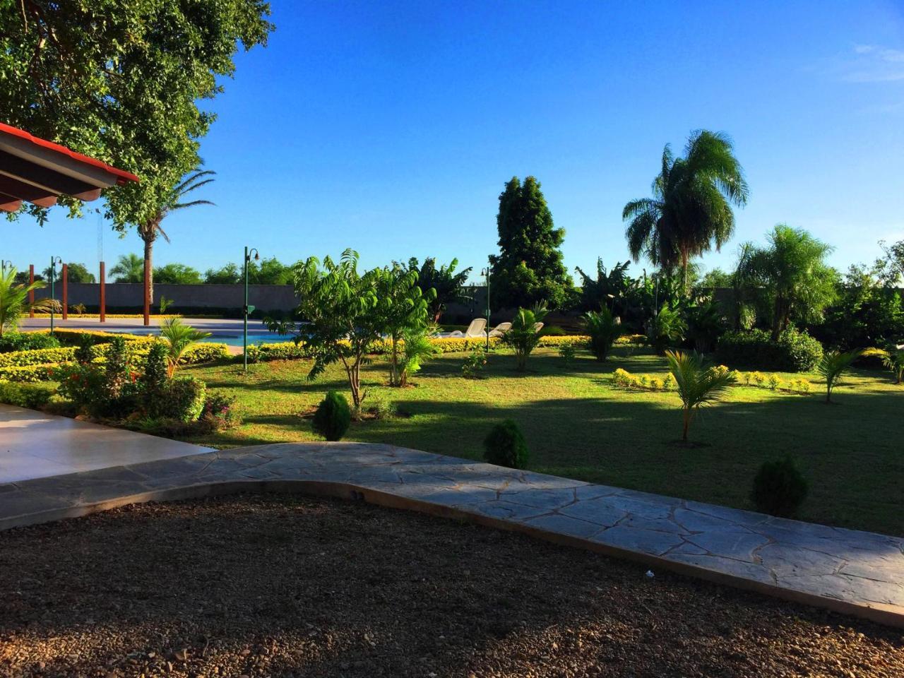 Los Jazmines Hotel Resort Warnes Exterior foto